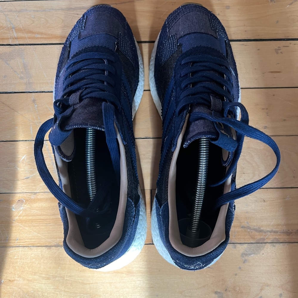 ADIDAS Iniki Runner End x Bodega